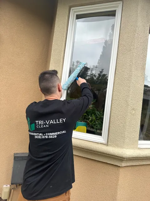 Exterior window cleaning