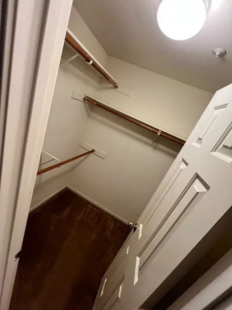Closet cleaning in an empty home