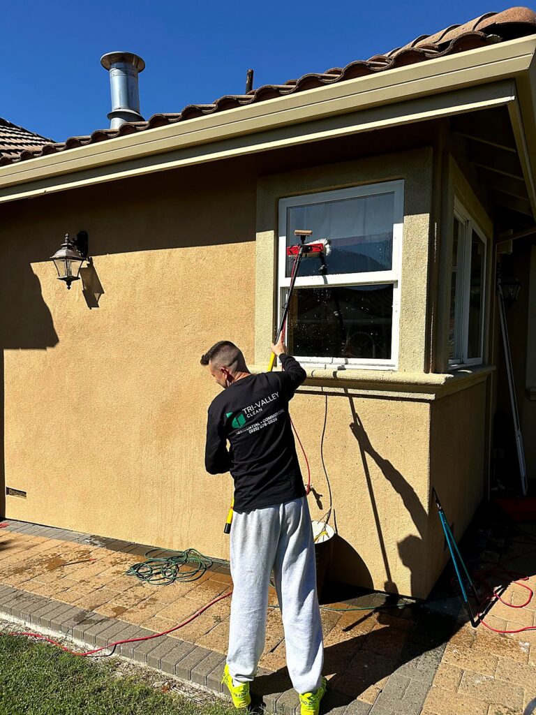 Residential window cleaning by Tri-Valley Clean